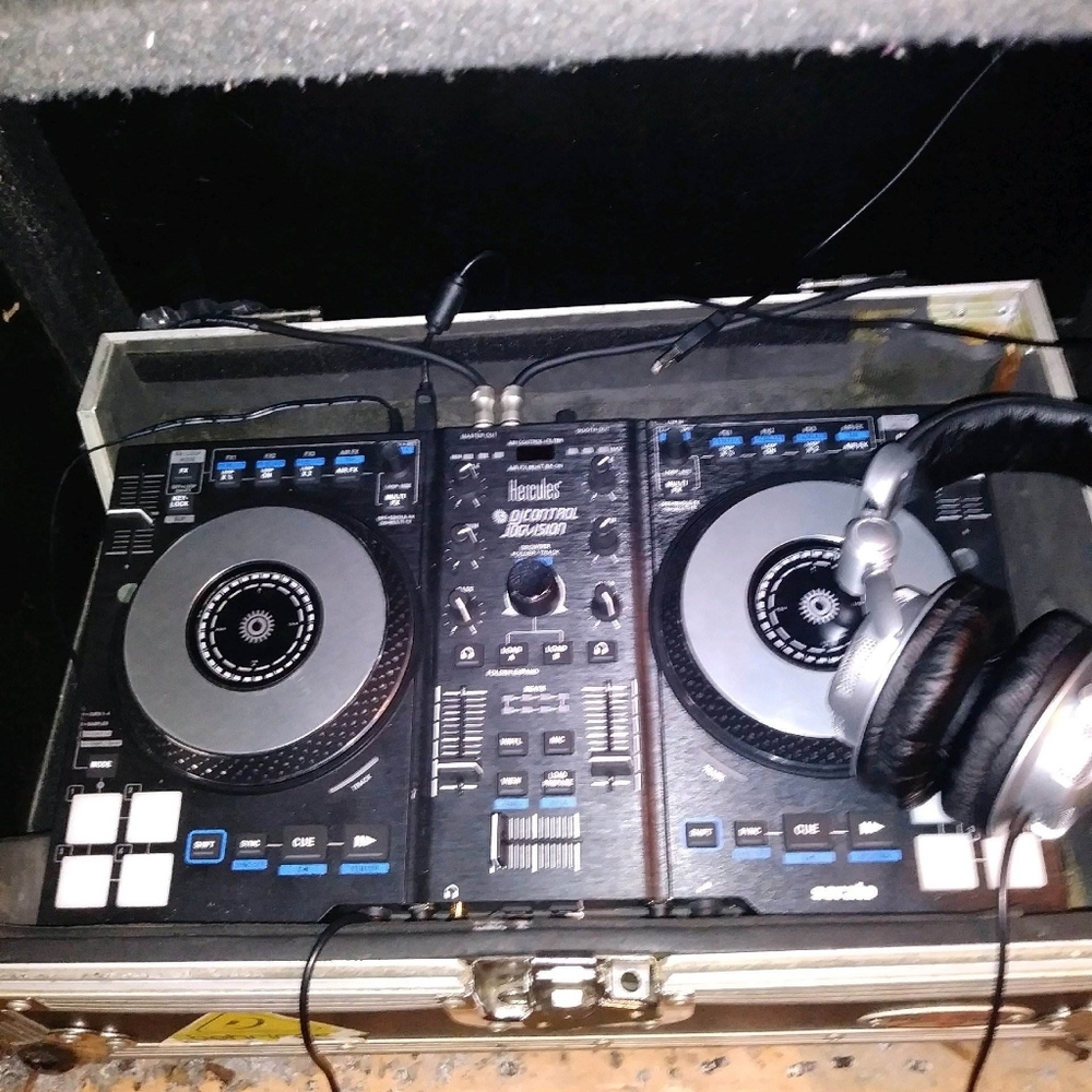 Meet your Posher, Djslimblack